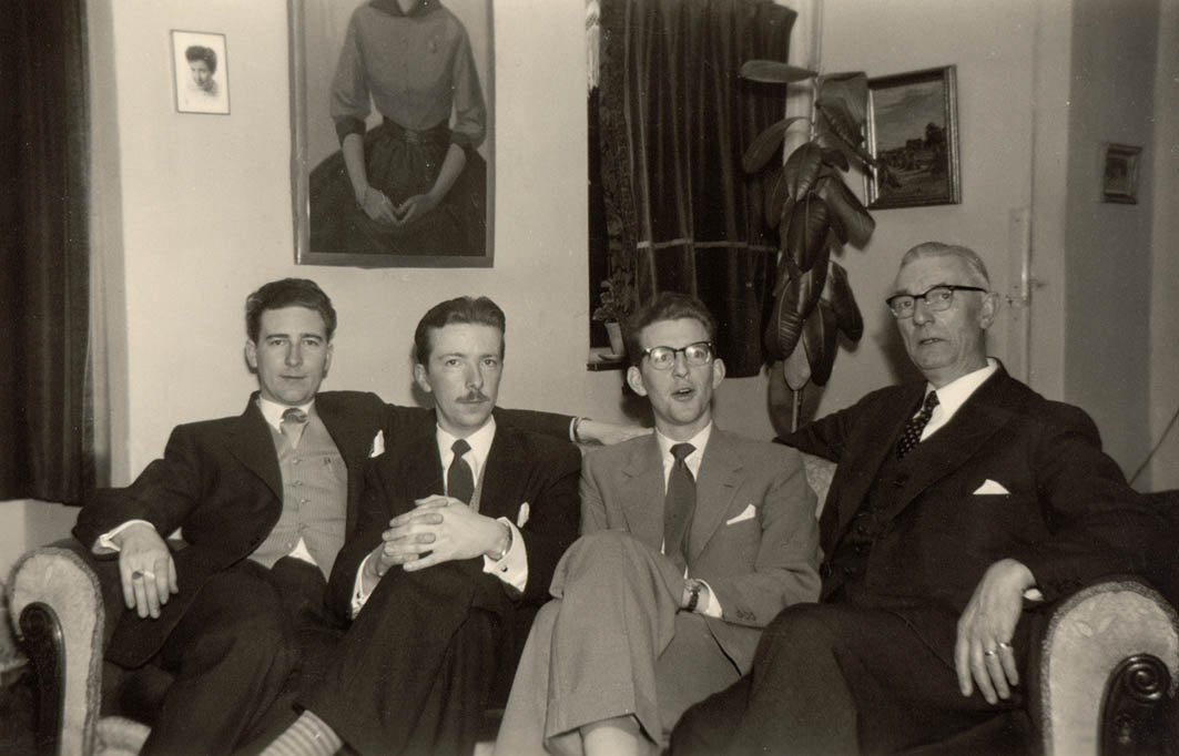 Vlnr.: Tonny, Herman , Frits en Albert Sanders. Foto rond 1950.